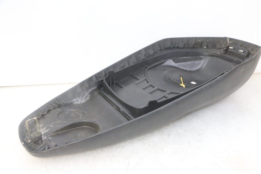 photo de SIEDZENIE SYM ORBIT 2 4T 50 (2008 - 2017) - Oznaczenia i referencje