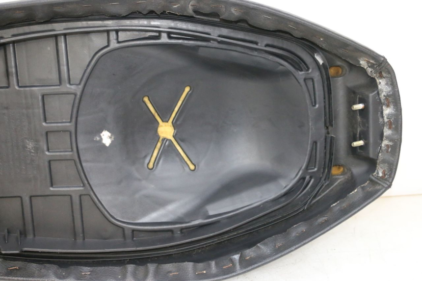 photo de SIEDZENIE SYM ORBIT 2 4T 50 (2008 - 2017) - Punkty mocowania