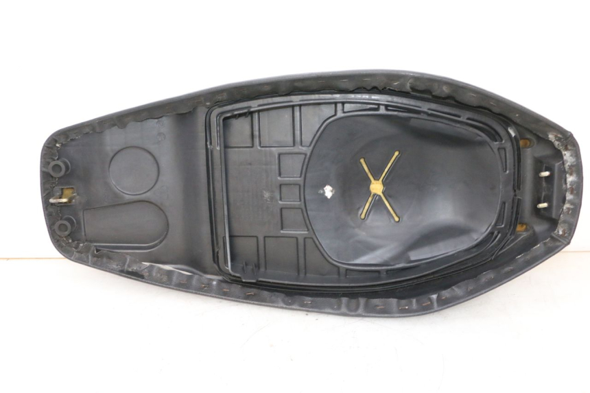 photo de SIEDZENIE SYM ORBIT 2 4T 50 (2008 - 2017) - Stan powierzchni