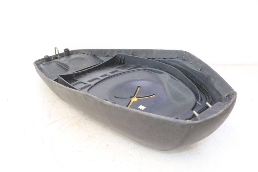 photo de SIEDZENIE SYM ORBIT 2 4T 50 (2008 - 2017) - Oznaczenia i referencje