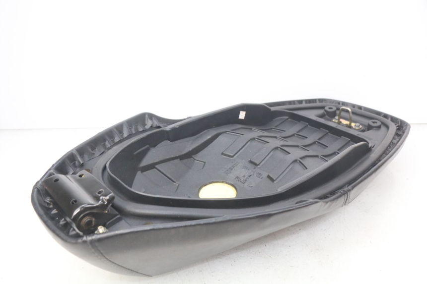 photo de SIEDZENIE SYM ORBIT III 3 4T 50 (2018 - 2021) - Punkty mocowania