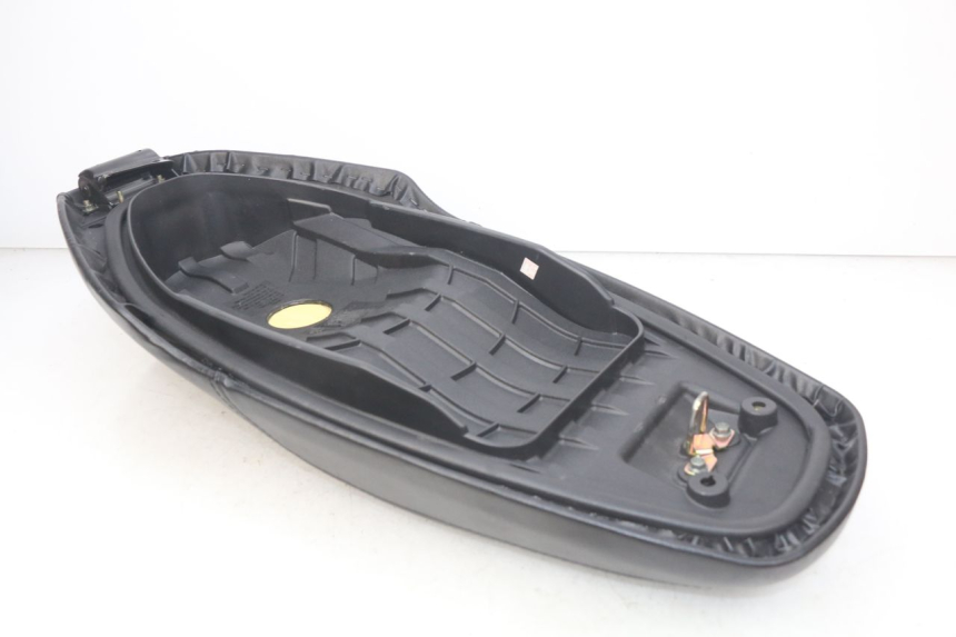 photo de SIEDZENIE SYM ORBIT III 3 4T 50 (2018 - 2021) - Stan powierzchni