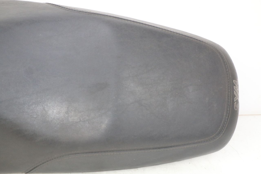 photo de SIEDZENIE SYM ORBIT III 3 4T 50 (2021 - 2025) - Szczegóły charakterystyczne