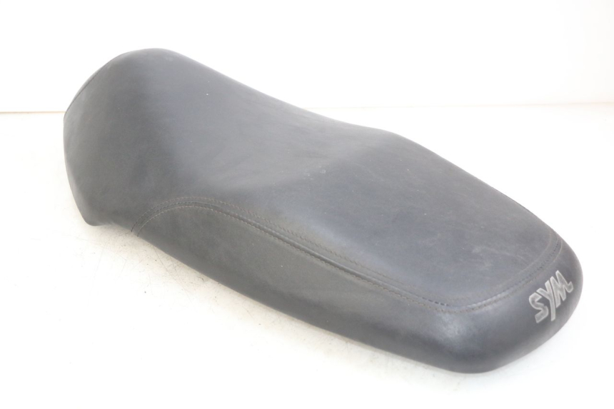 photo de SIEDZENIE SYM ORBIT III 3 4T 50 (2021 - 2025) - Inny kąt widzenia