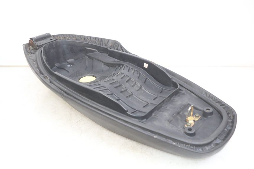 photo de SIEDZENIE SYM ORBIT III 3 4T 50 (2021 - 2025) - Oznaczenia i referencje