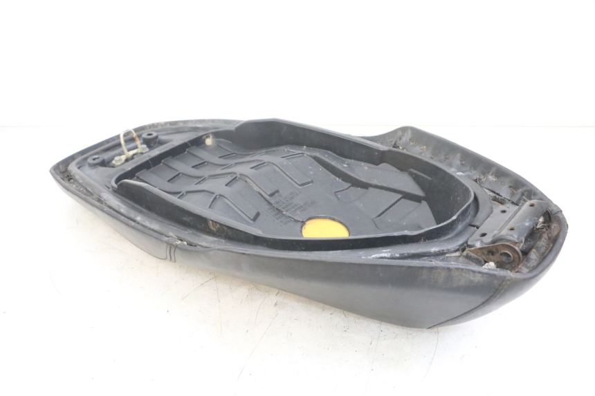 photo de SIEDZENIE SYM ORBIT III 3 4T 50 (2018 - 2021) - Oznaczenia i referencje