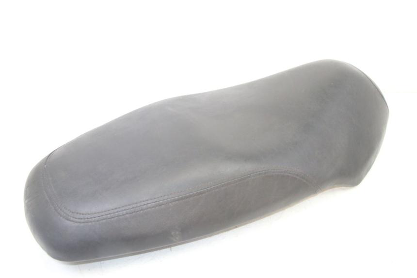 photo de SIEDZENIE SYM ORBIT III 3 4T 50 (2021 - 2025) - Zbliżenie techniczne