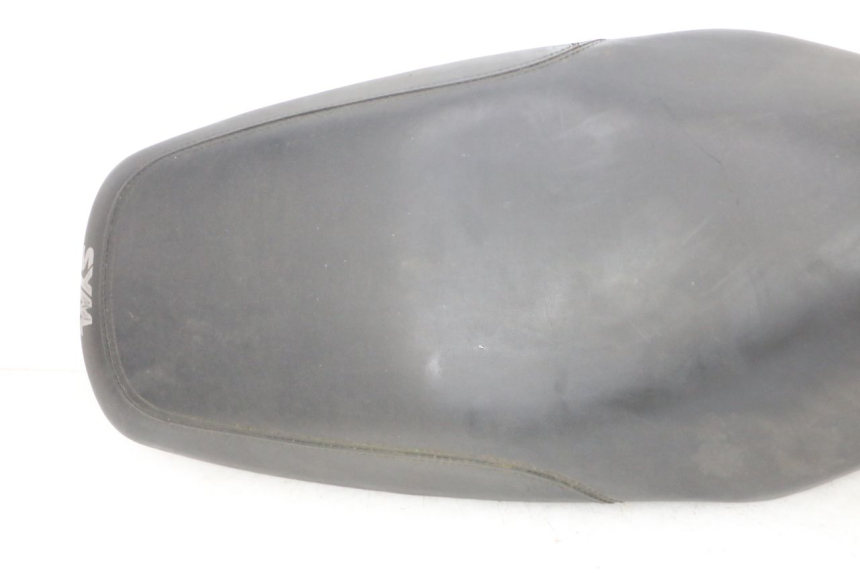 photo de SIEDZENIE SYM ORBIT III 3 4T 50 (2018 - 2021) - Szczegóły charakterystyczne