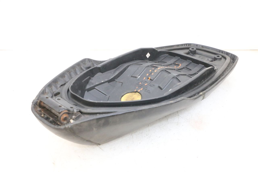 photo de SIEDZENIE SYM ORBIT III 3 4T 50 (2018 - 2021) - Inny kąt widzenia