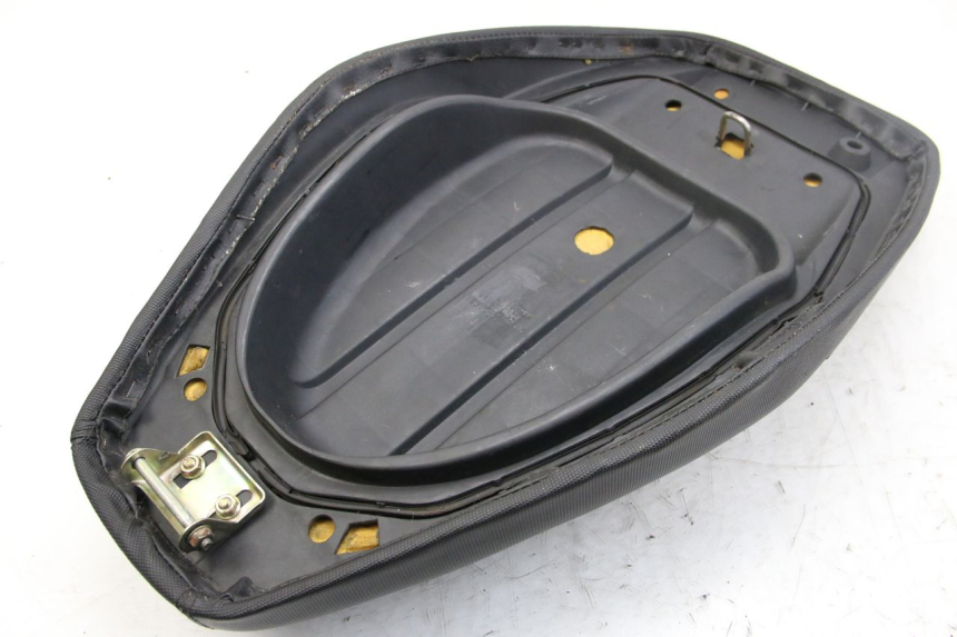 photo de SIEDZENIE IMF INDUSTRIE PACH 4T 50 (2009 - 2018) - Widok z bliska