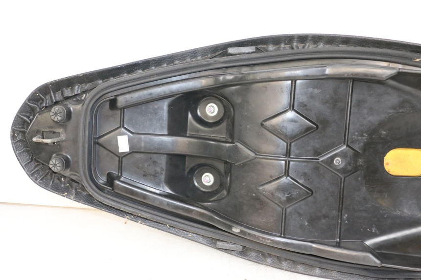 photo de SIEDZENIE HONDA PCX (JF28) 125 (2009 - 2011) - Zbliżenie komponentów