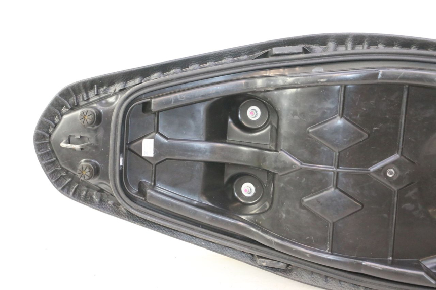 photo de SIEDZENIE HONDA PCX (JF28) 125 (2009 - 2011) - Oznaczenia i referencje