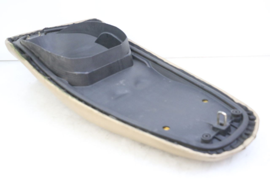 photo de SIEDZENIE PEUGEOT BELVILLE 125 (2017 - 2021) - Szczegóły charakterystyczne