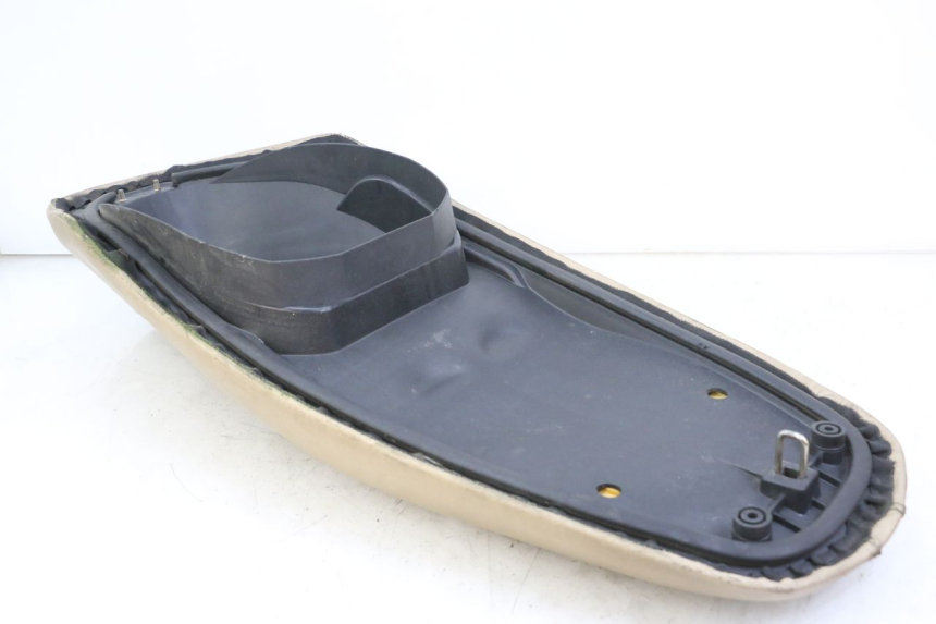 photo de SIEDZENIE PEUGEOT BELVILLE 125 (2017 - 2021) - Stan powierzchni