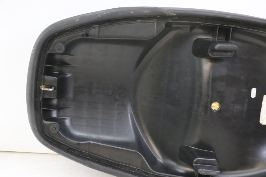 photo de SIEDZENIE PEUGEOT CITYSTAR 2T 50 (2018 - 2021) - Widok z bliska