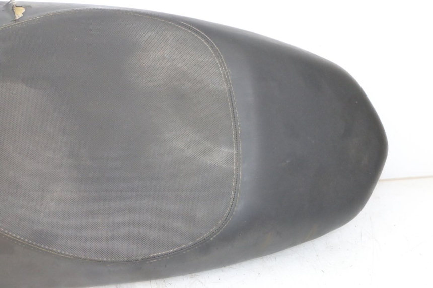 photo de SIEDZENIE PEUGEOT KISBEE 2T 50 (2010 - 2017) - Widok profilu