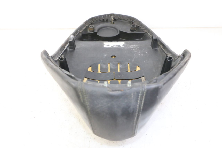 photo de SIEDZENIE PEUGEOT KISBEE 2T 50 (2010 - 2017) - Stan powierzchni