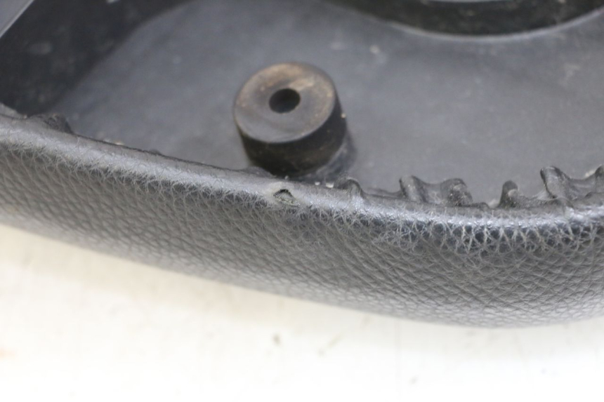 photo de SIEDZENIE PEUGEOT KISBEE 4T 50 (2018 - 2022) - Szczegół części