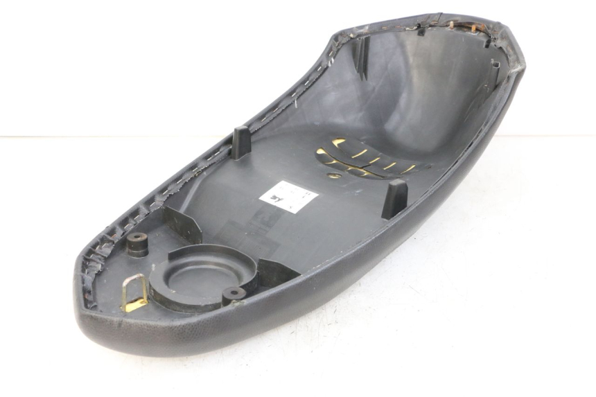 photo de SIEDZENIE PEUGEOT KISBEE 4T 50 (2018 - 2022) - Oznaczenia i referencje