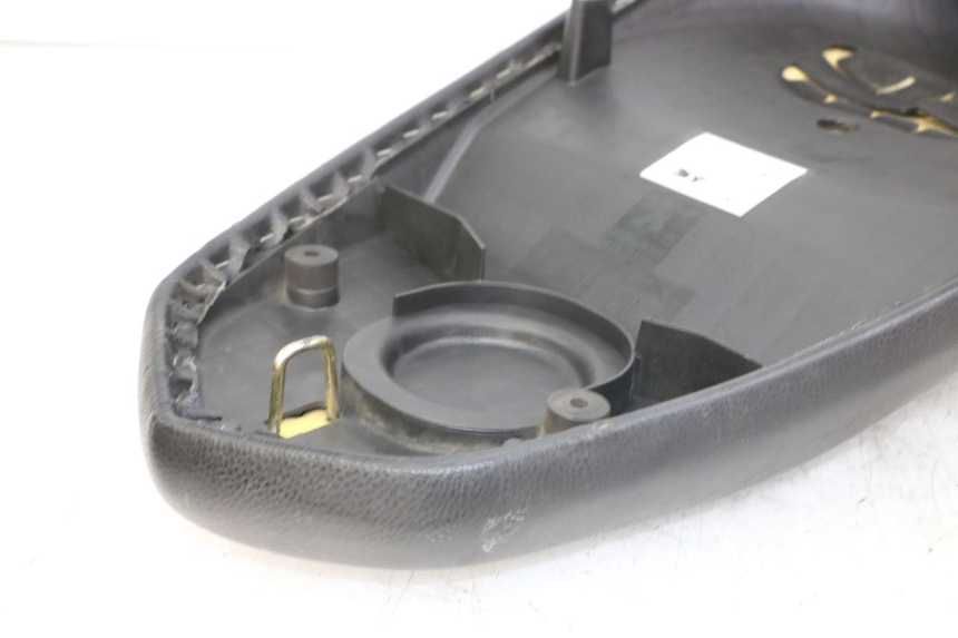 photo de SIEDZENIE PEUGEOT KISBEE 4T 50 (2018 - 2022) - Szczegóły charakterystyczne