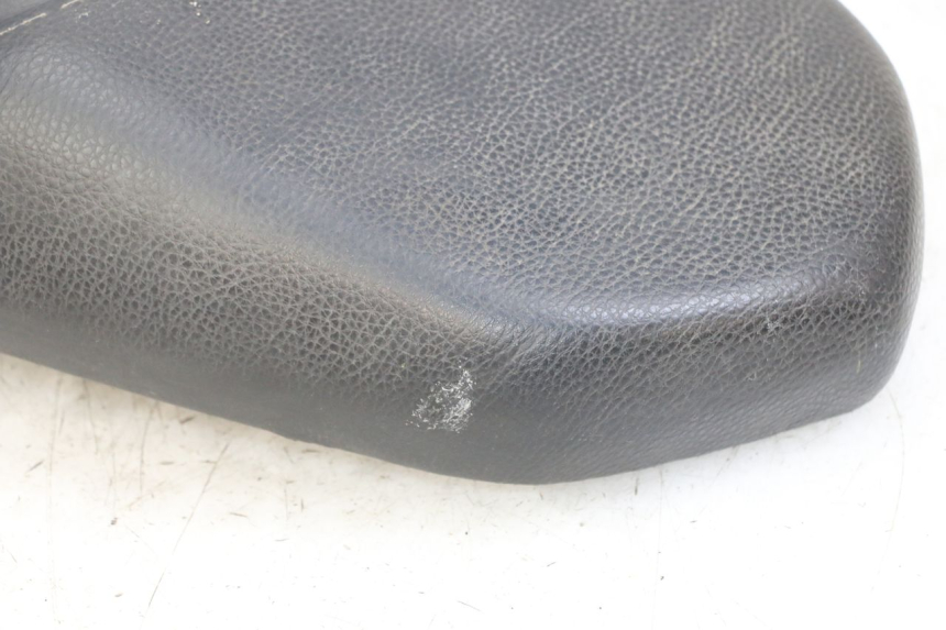 photo de SIEDZENIE PEUGEOT KISBEE 4T 50 (2018 - 2022) - Zbliżenie techniczne