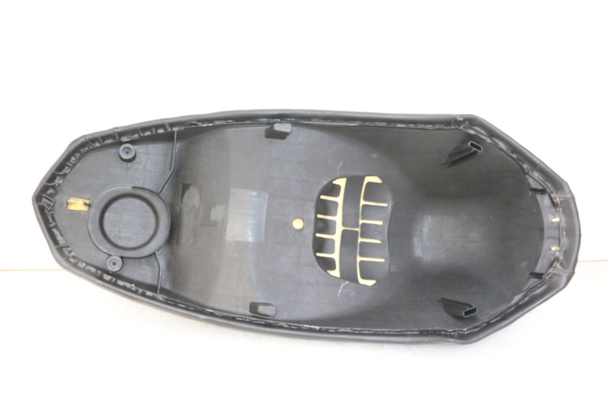 photo de SIEDZENIE PEUGEOT KISBEE 4T 50 (2010 - 2017) - Szczegół części