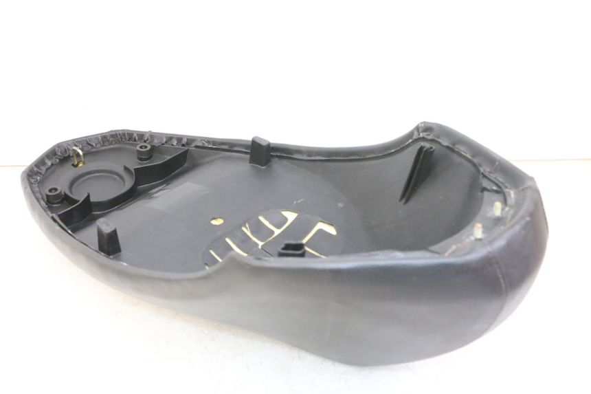 photo de SIEDZENIE PEUGEOT KISBEE 4T 50 (2010 - 2017) - Zoom stanu zużycia