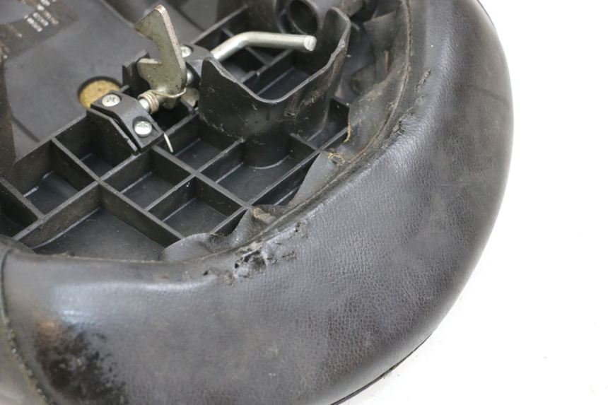 photo de SIEDZENIE PEUGEOT LUDIX 50 (2008 - 2017) - Stan powierzchni