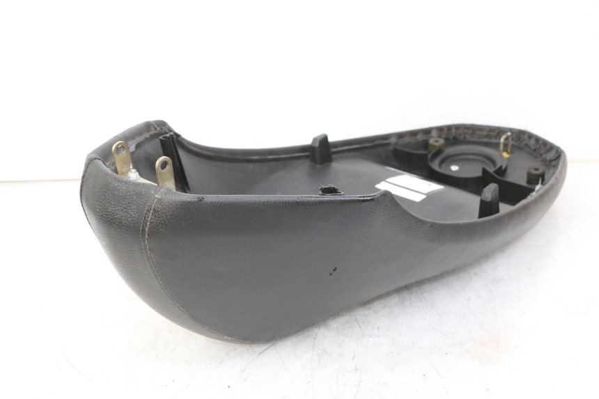 photo de SIEDZENIE PEUGEOT STREETZONE 4T 50 (2018 - 2023) - Stan powierzchni