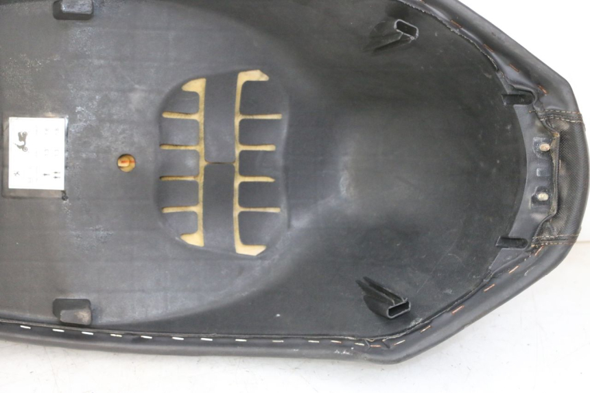 photo de SIEDZENIE PEUGEOT STREETZONE I 2T 50 (2018 - 2020) - Zbliżenie komponentów