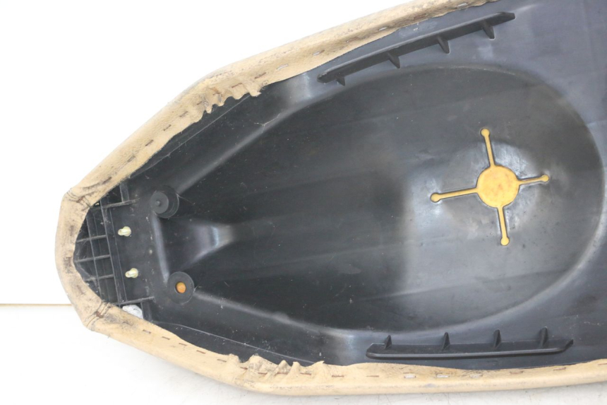 photo de SIEDZENIE PEUGEOT VIVACITY 125 (2010 - 2017) - Zbliżenie komponentów