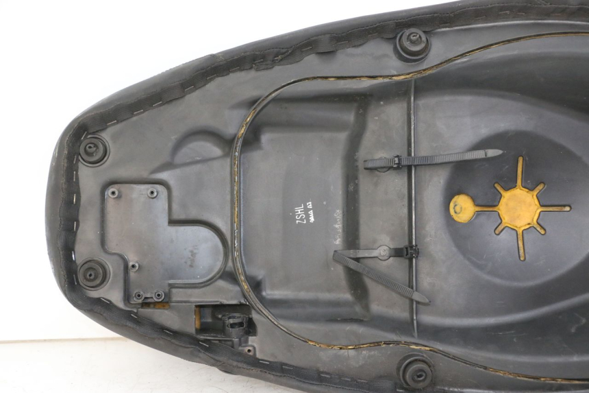 photo de SIEDZENIE PIAGGIO NEW TYPHOON 50 (2010 - 2017) - Widok z bliska