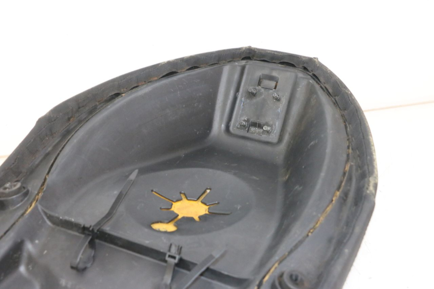 photo de SIEDZENIE PIAGGIO NEW TYPHOON 50 (2010 - 2017) - Oznaczenia i referencje