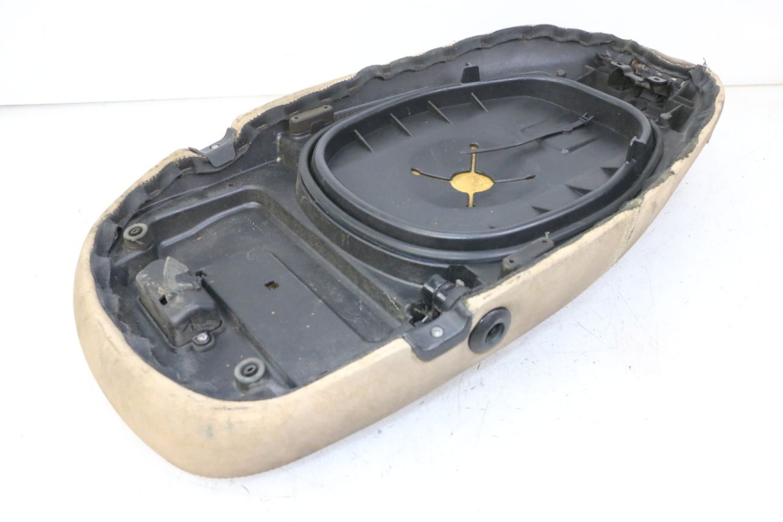 photo de SIEDZENIE PIAGGIO VESPA LX 150 (2005 - 2013) - Zoom stanu zużycia