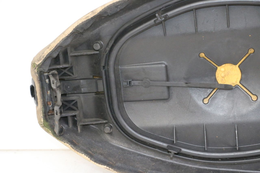 photo de SIEDZENIE PIAGGIO VESPA LX 150 (2005 - 2013) - Punkty mocowania