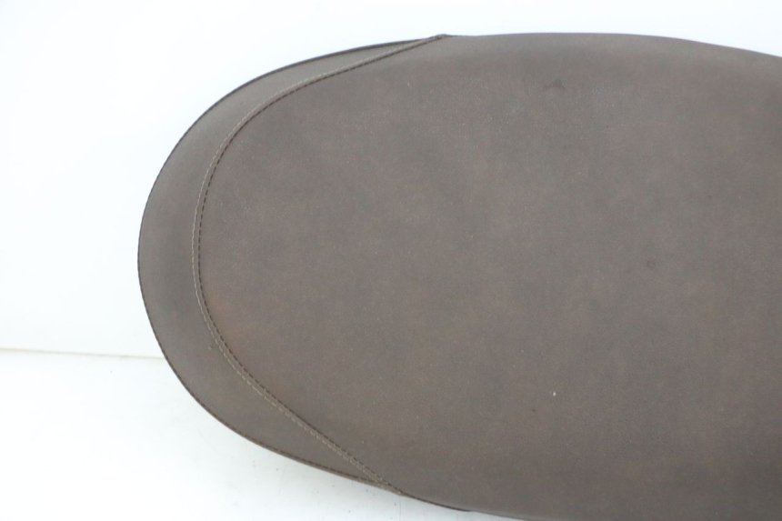 photo de SIEDZENIE EFUN PUSA 1 - Widok z bliska