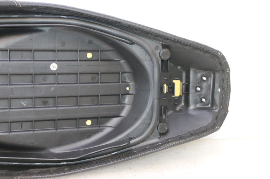 photo de SIODŁO JM MOTORS R-MAX TECH 50 (2024 - 2026) - Szczegóły charakterystyczne
