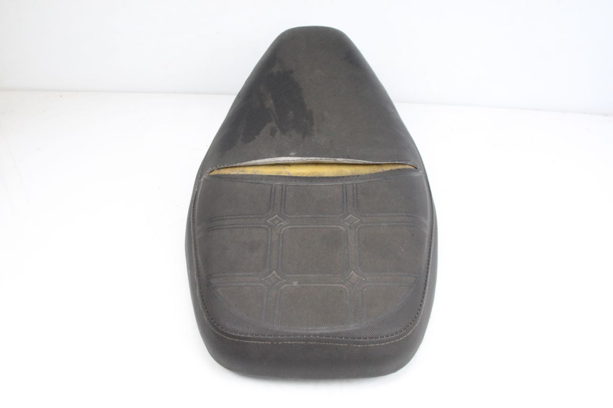 photo de SIEDZENIE TNT MOTOR ROMA 10' 4T 50 (2007 - 2018) - Zbliżenie techniczne