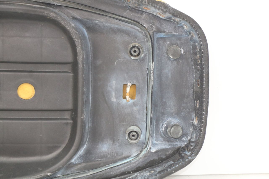 photo de SIEDZENIE TNT MOTOR ROMA 10' 4T 50 (2007 - 2018) - Szczegóły charakterystyczne