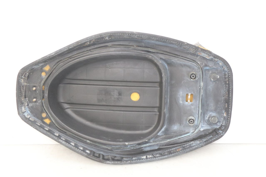 photo de SIEDZENIE TNT MOTOR ROMA 10' 4T 50 (2007 - 2018) - Zbliżenie komponentów