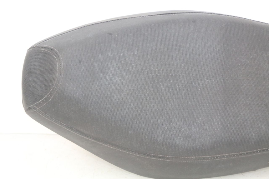 photo de SIEDZENIE TNT MOTOR ROMA 10' 4T 50 (2007 - 2018) - Widok z bliska