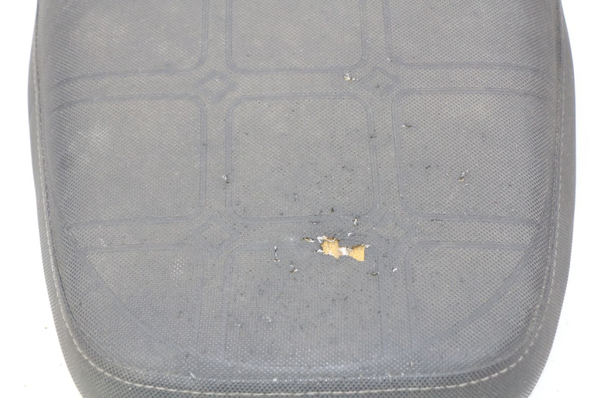 photo de SIEDZENIE TNT MOTOR ROMA 10' 4T 50 (2007 - 2018) - Zbliżenie techniczne