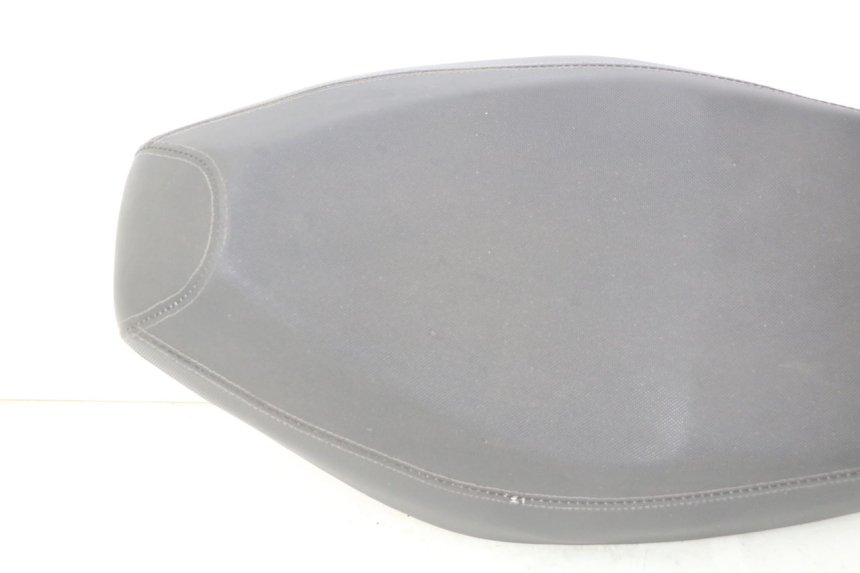 photo de SIEDZENIE TNT MOTOR ROMA 10' 4T 50 (2019 - 2022) - Zbliżenie komponentów