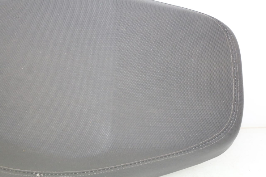 photo de SIEDZENIE TNT MOTOR ROMA 10' 4T 50 (2019 - 2022) - Widok z bliska