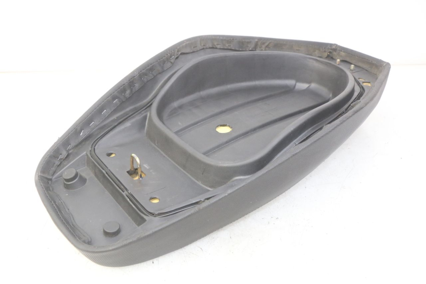 photo de SIEDZENIE TNT MOTOR ROMA 10' 4T 50 (2019 - 2022) - Stan powierzchni