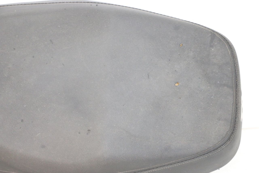 photo de SIEDZENIE TNT MOTOR ROMA 10' 4T 50 (2019 - 2022) - Szczegóły charakterystyczne