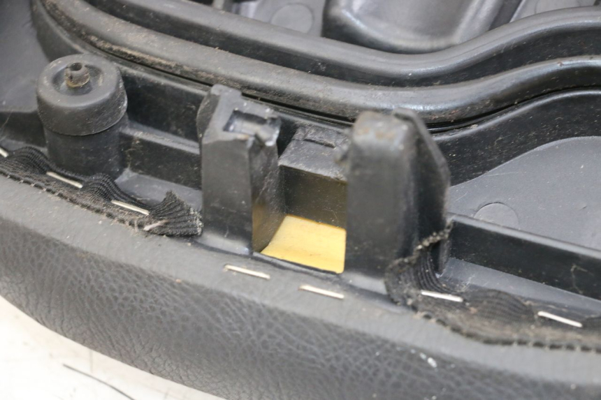 photo de SIEDZENIE GILERA RUNNER LC 50 (1997 - 1998) - Szczegóły charakterystyczne