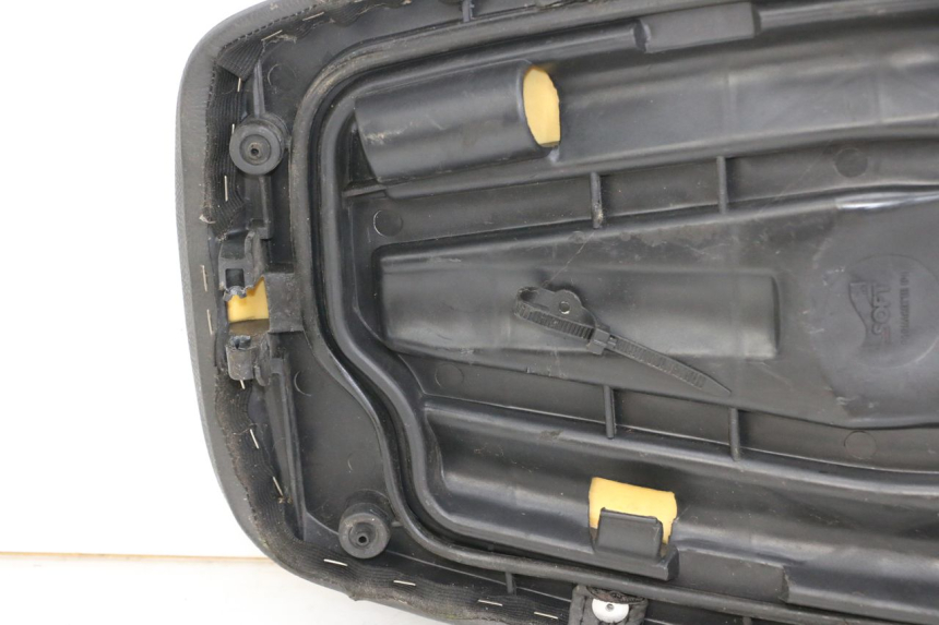 photo de SIEDZENIE GILERA RUNNER LC 50 (1997 - 1998) - Widok z bliska