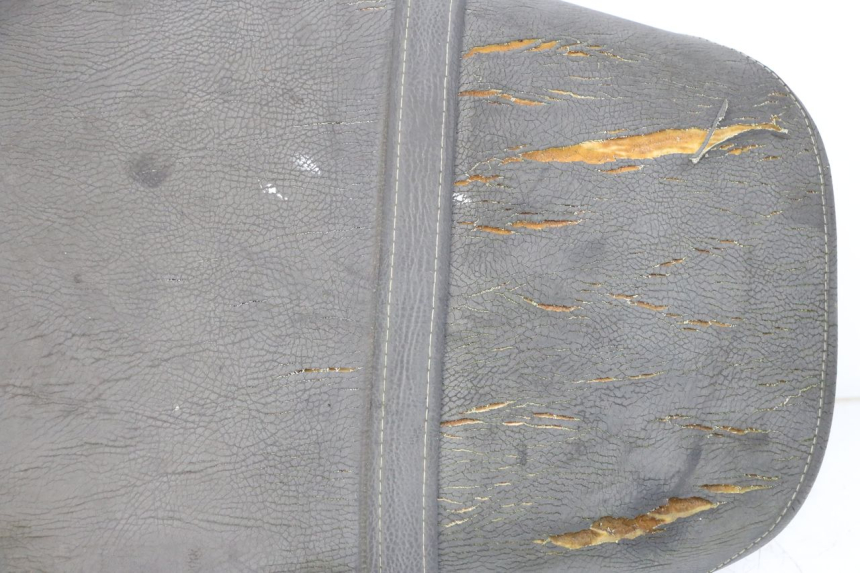 photo de SIEDZENIE GILERA RUNNER LC 50 (1997 - 1998) - Zoom stanu zużycia