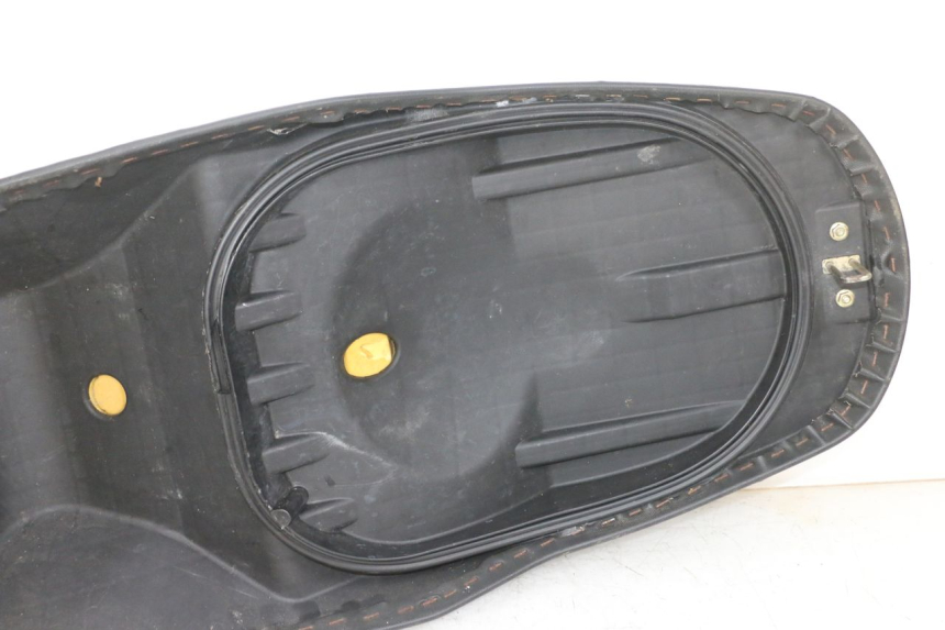 photo de SIEDZENIE DAELIM S1 125 (2007 - 2016) - Punkty mocowania